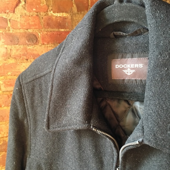 Black zip up heavy overcoat - Picture 3 of 3
